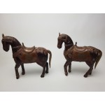 2 Antiek houten paardjes bekleed latoenkoper 