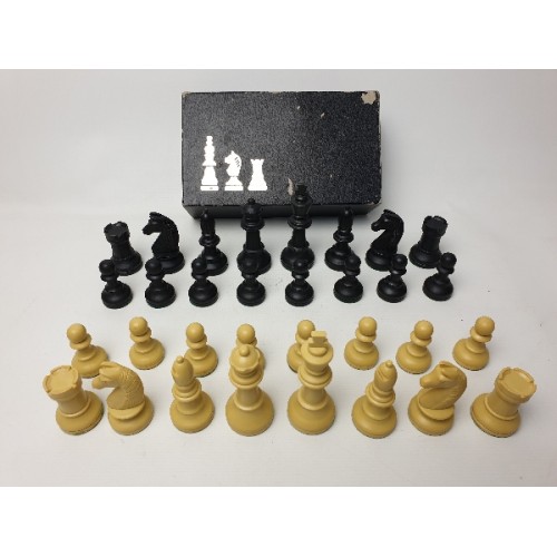 Kunststof schaakset, schaak stukken