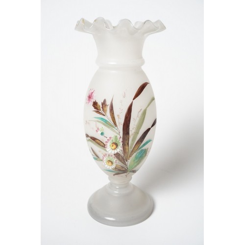 Handgeschilderde bloemen opaline bristol glas vaas, Victoriaanse Opaque